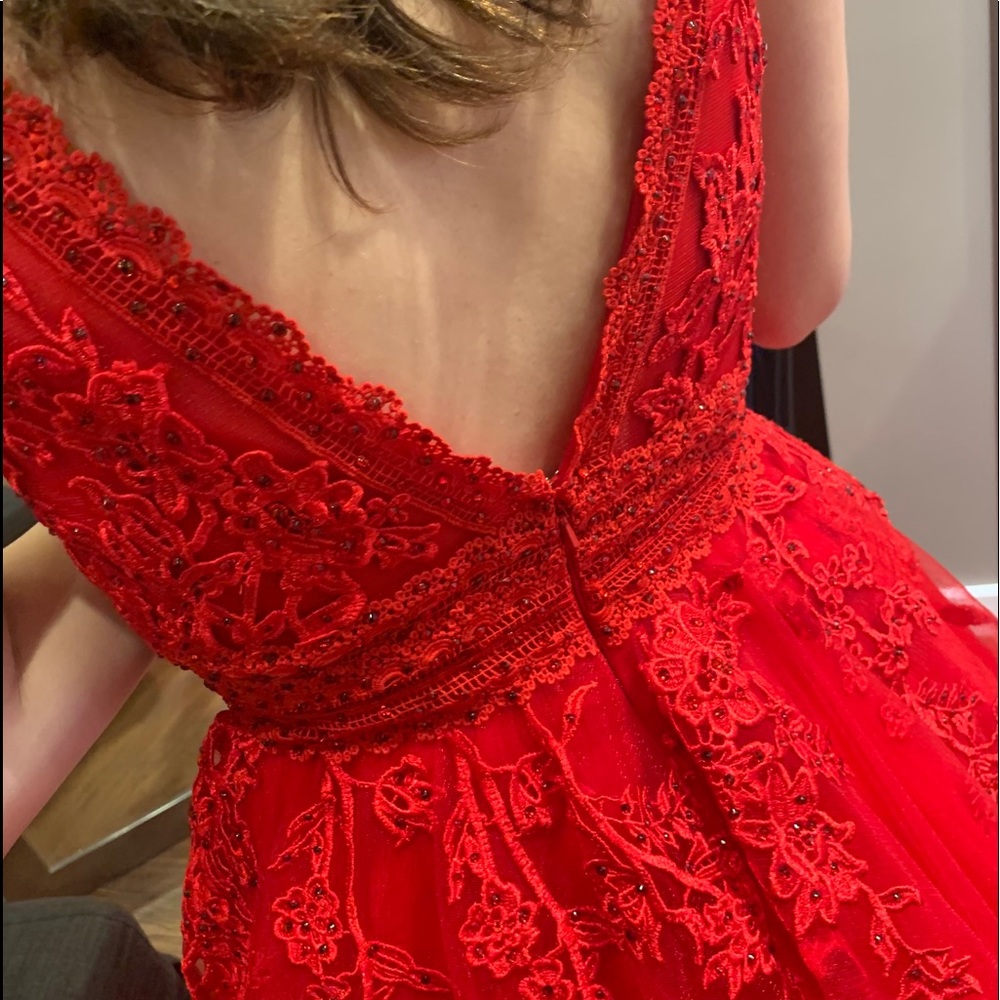 Red Prom dress - Picture 4 of 5